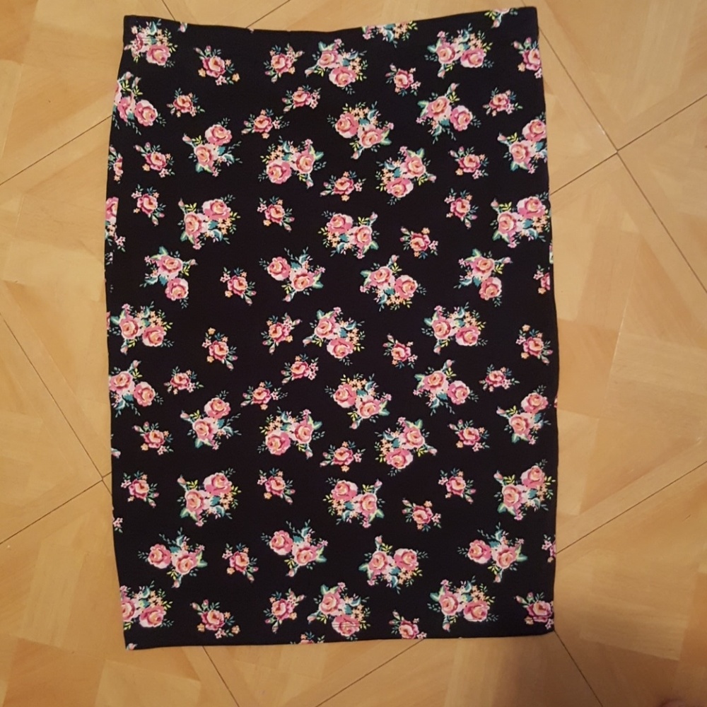 Black Floral Pencil Skirt